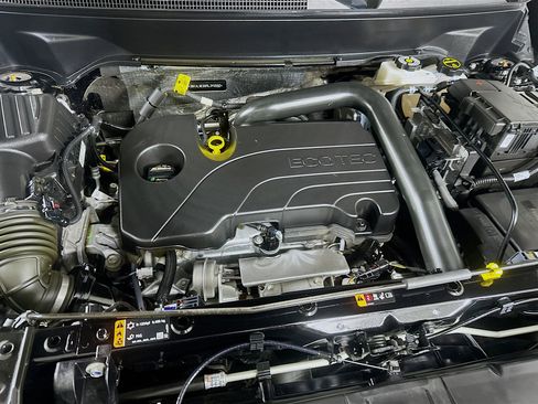 Used 2024 GMC Terrain SLE image 32