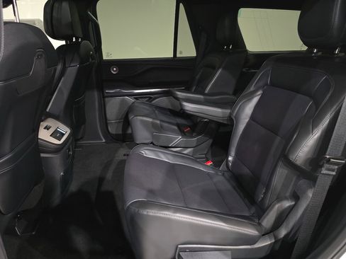 New 2025 Lincoln Navigator Reserve w/ Jet Appearance Package AWD/4WD image 44