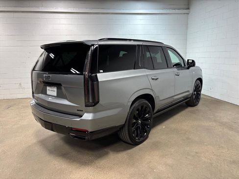 Used 2025 Cadillac Escalade Sport Platinum w/ LPO, ONYX Package image 6