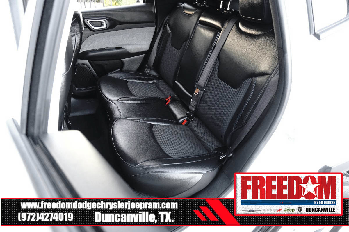 Used 2024 Jeep Compass Latitude AWD/4WD image 14