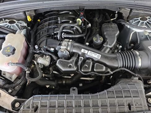 Used 2023 Jeep Grand Cherokee Altitude AWD/4WD image 29
