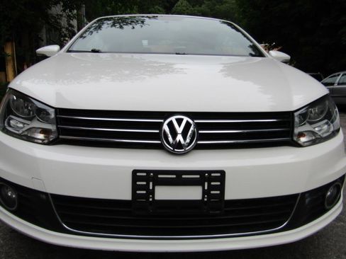 Used 2013 Volkswagen Eos Komfort FWD image 26