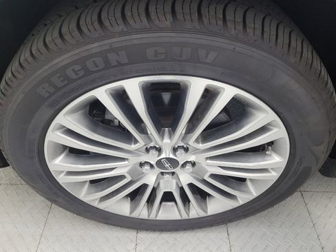 Used 2017 Lincoln MKX Reserve w/ Lincoln MKX Climate Package FWD image 31