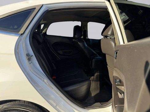 Used 2014 Ford Fiesta Titanium image 38