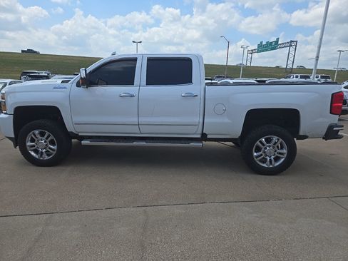 Used 2018 Chevrolet Silverado 2500 High Country image 15