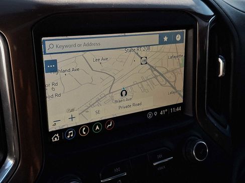 Used 2022 Chevrolet Silverado 1500 High Country w/ Technology Package image 17