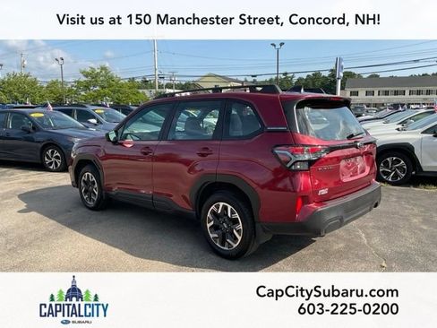 Used 2025 Subaru Forester AWD/4WD image 4