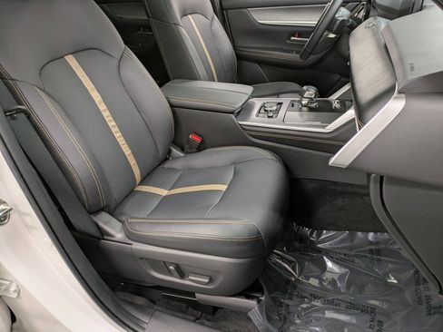 Certified 2025 MAZDA CX-70 3.3 Turbo S w/ Premium Package image 28