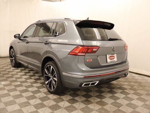 Used 2022 Volkswagen Tiguan SEL R-Line AWD/4WD image 3