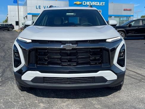 New 2026 Chevrolet Equinox ACTIV w/ Convenience Package III AWD/4WD image 2