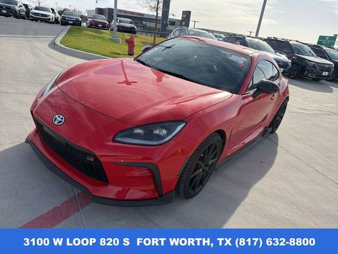 Used 2024 Toyota GR86 Premium w/ Performance Package image 1