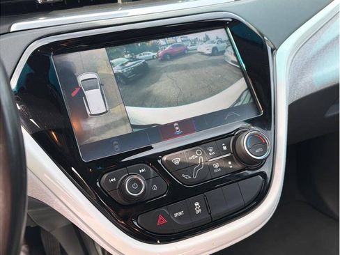 Used 2019 Chevrolet Bolt Premier w/ Infotainment Package FWD image 13