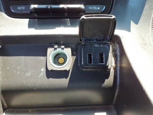 Used 2019 Chevrolet Suburban LS RWD image 15