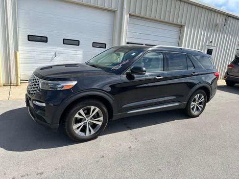 Used 2020 Ford Explorer Platinum w/ Premium Technology Package AWD/4WD image 16