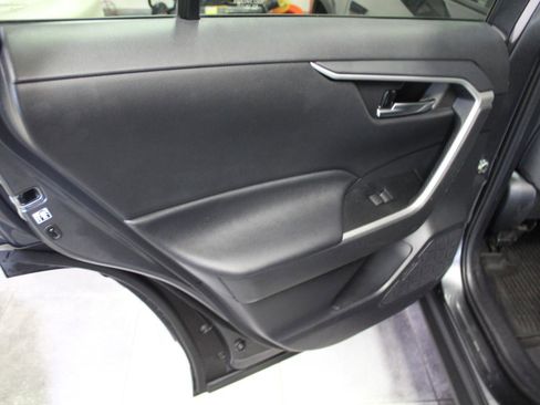 Used 2019 Toyota RAV4 XLE image 23