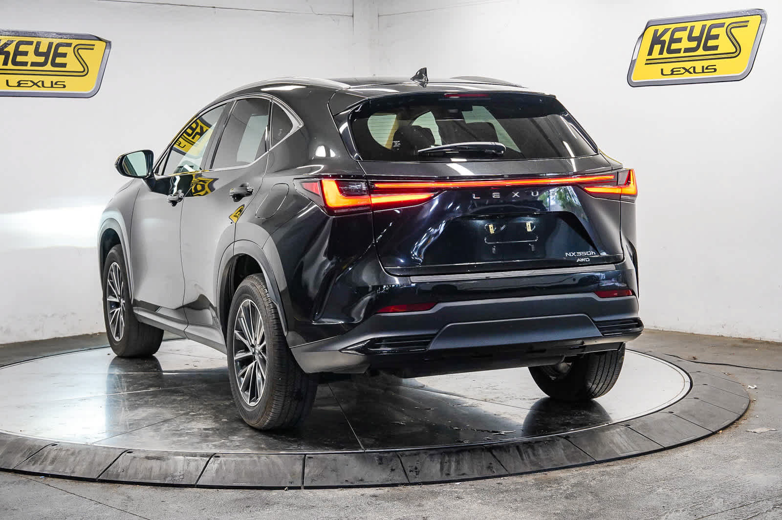 Used 2024 Lexus NX 350h AWD image 2