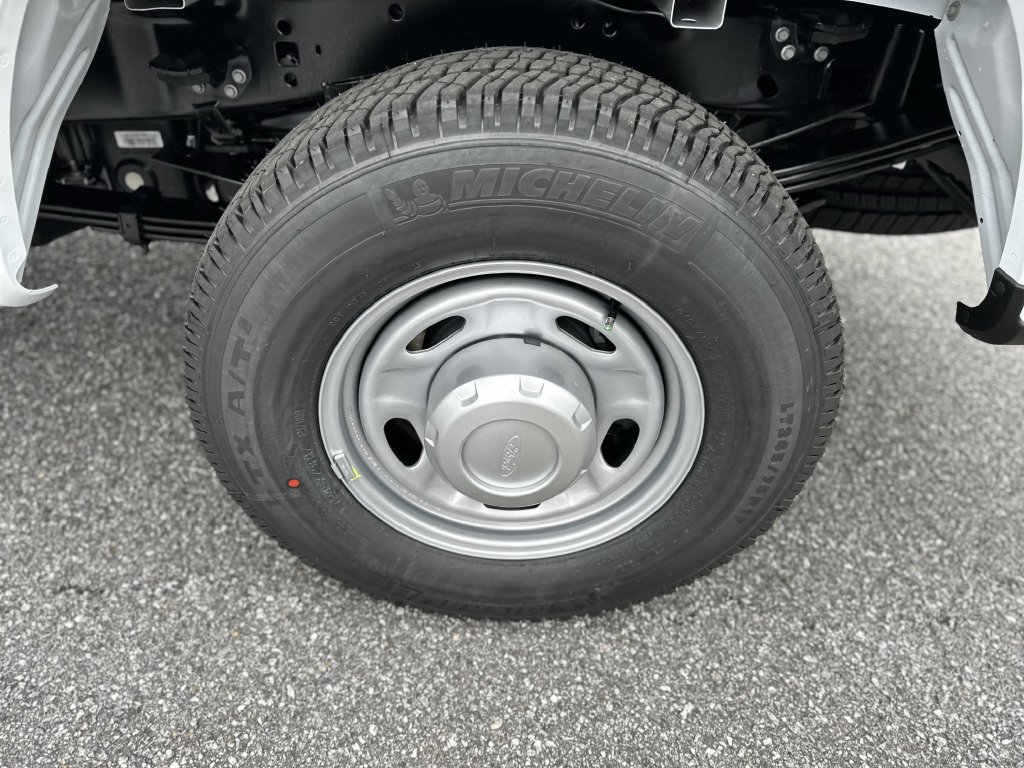 New 2025 Ford F250 XL RWD image 27