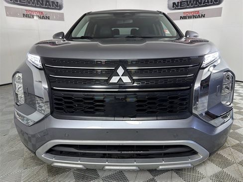 Used 2024 Mitsubishi Outlander SE image 9
