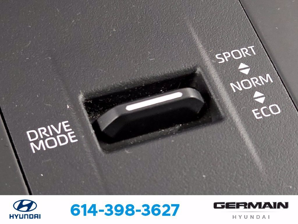 Used 2023 Toyota Highlander L FWD image 31