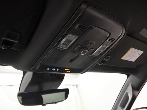 Used 2025 Chevrolet Tahoe High Country AWD/4WD image 27
