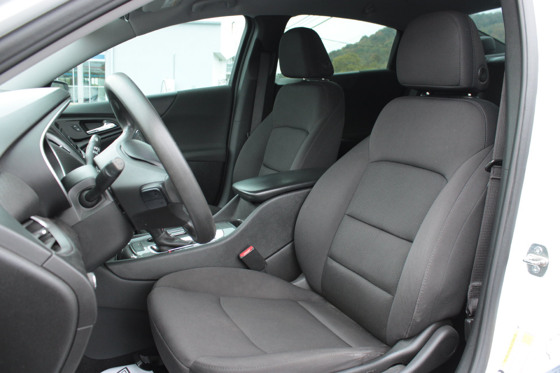 Used 2021 Chevrolet Malibu LS FWD image 15