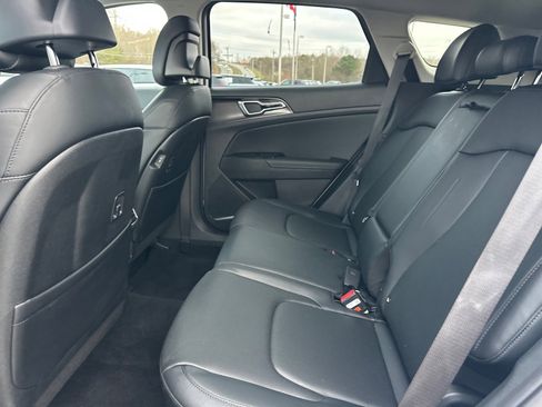 Used 2025 Kia Sportage EX image 8
