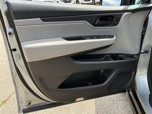 Used 2023 Honda Odyssey EX-L image 12