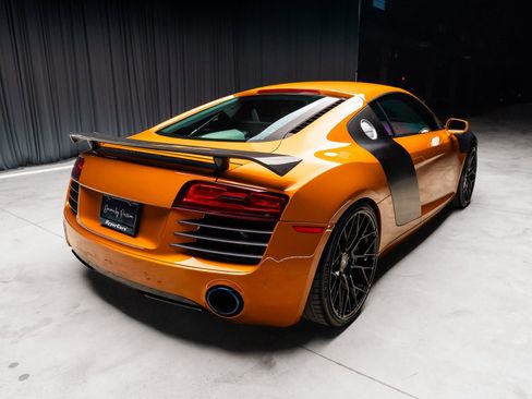 Used 2014 Audi R8 V8 w/ Ceramic Brake Package image 14