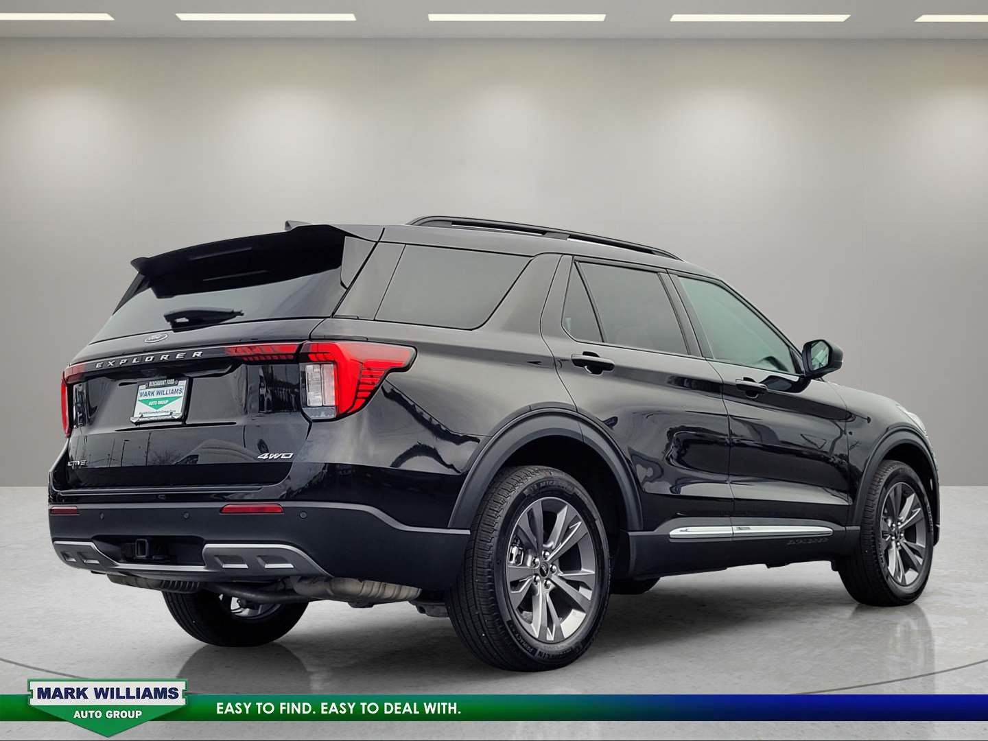 Used 2025 Ford Explorer Active w/ Active Comfort Package AWD/4WD image 4