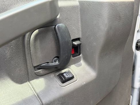 Used 2019 Chevrolet Express 2500 w/ Driver Convenience Package RWD image 14