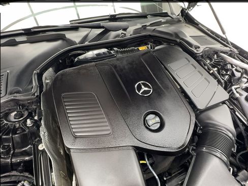 Used 2025 Mercedes-Benz C 300 Sedan image 18