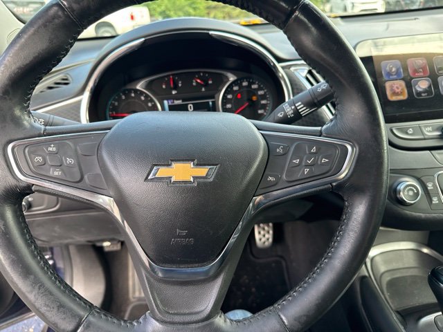 Used 2017 Chevrolet Malibu LT FWD image 10