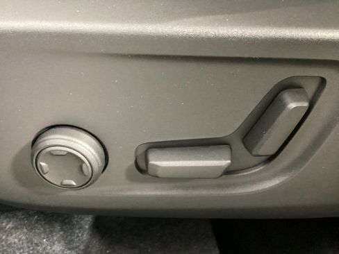 New 2026 Volvo XC40 B5 Ultra w/ Climate Package image 14