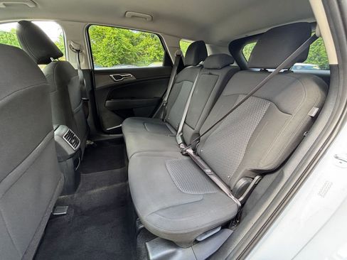 Used 2025 Kia Sportage LX FWD image 33