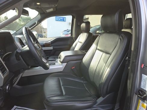 Used 2020 Ford F150 Lariat image 32