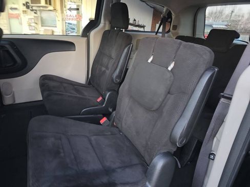 Used 2015 Dodge Grand Caravan SE w/ Quick Order Package 29E SE FWD image 13