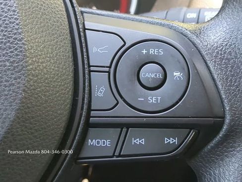 Used 2025 Toyota RAV4 XLE FWD image 24