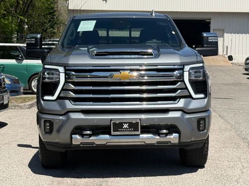 Used 2024 Chevrolet Silverado 3500 High Country w/ Technology Package image 8
