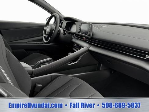 Used 2025 Hyundai Elantra Sport FWD image 15