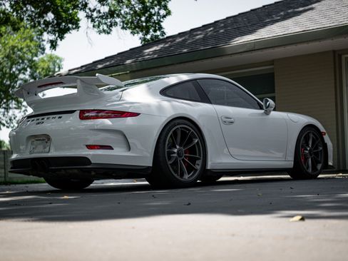 Used 2015 Porsche 911 GT3 RWD image 9