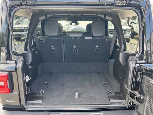 Certified 2025 Jeep Wrangler Unlimited Sahara w/ Safety Group AWD/4WD image 18