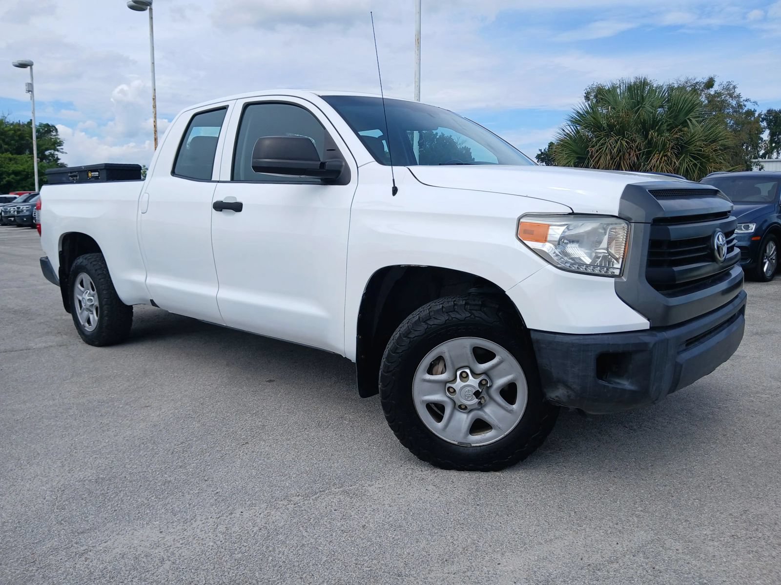 Used 2017 Toyota Tundra SR RWD image 1