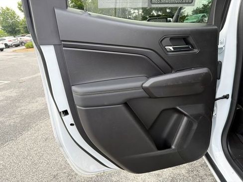 Used 2025 Chevrolet Colorado LT RWD image 21