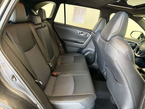 Used 2020 Toyota RAV4 XSE w/ XSE Grade Weather Package AWD/4WD image 31