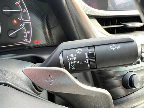 Used 2020 Lexus ES 300h w/ Premium Package FWD image 40