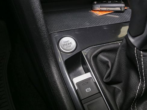 Certified 2024 Volkswagen Tiguan S image 34