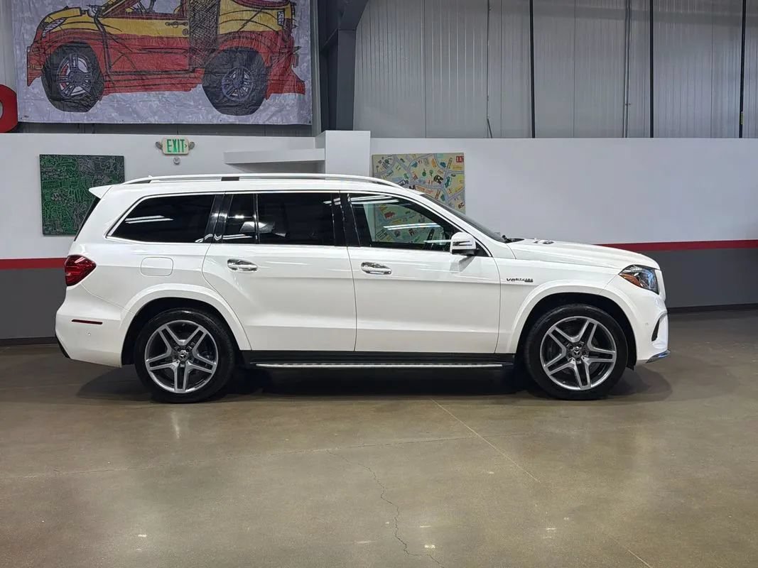 Used 2018 Mercedes-Benz GLS 550 4MATIC image 9