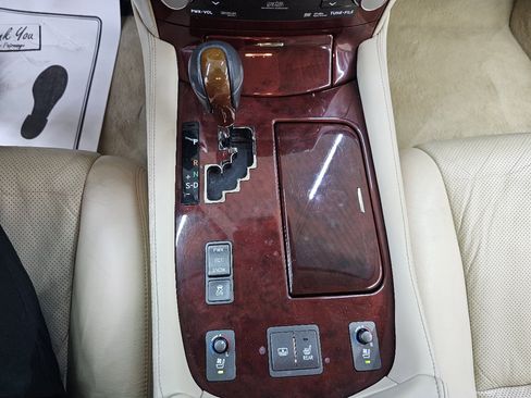 Used 2012 Lexus LS 460 Luxury image 36