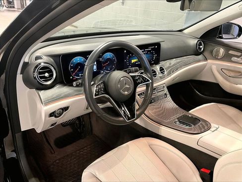 Used 2021 Mercedes-Benz E 350 4MATIC Sedan image 4