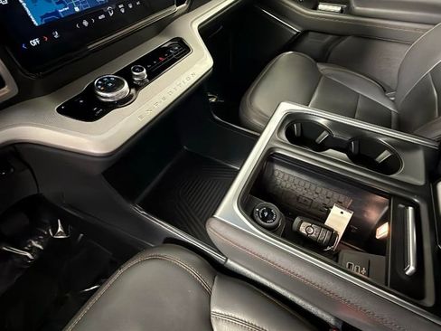 Used 2025 Ford Expedition Max Active image 36